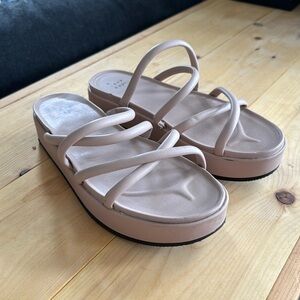 A new day women’s platform strapping sandals size 7